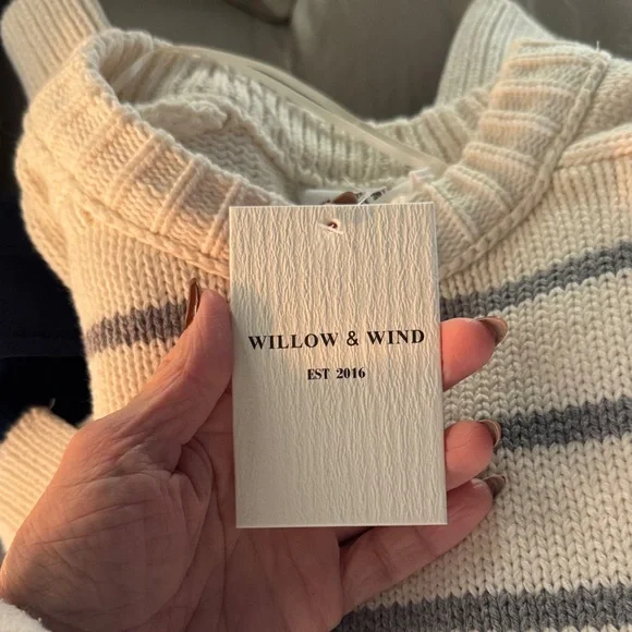 Elegant Striped Sweater in Cream and Gray - Picture 6 of 6